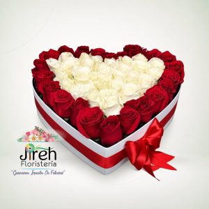 Caja de Rosas Multicolor en Corazón — Para Cumpleaños a Domicilio en Cali